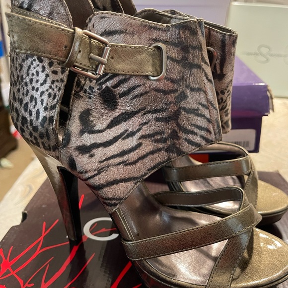 Leopard heels - Picture 2 of 5